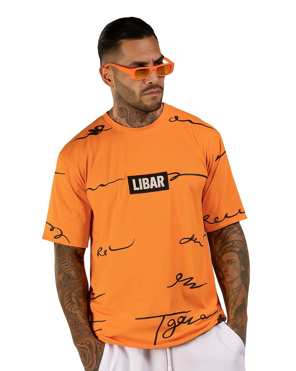 Camisa Semi Oversize Firmas Naranjas