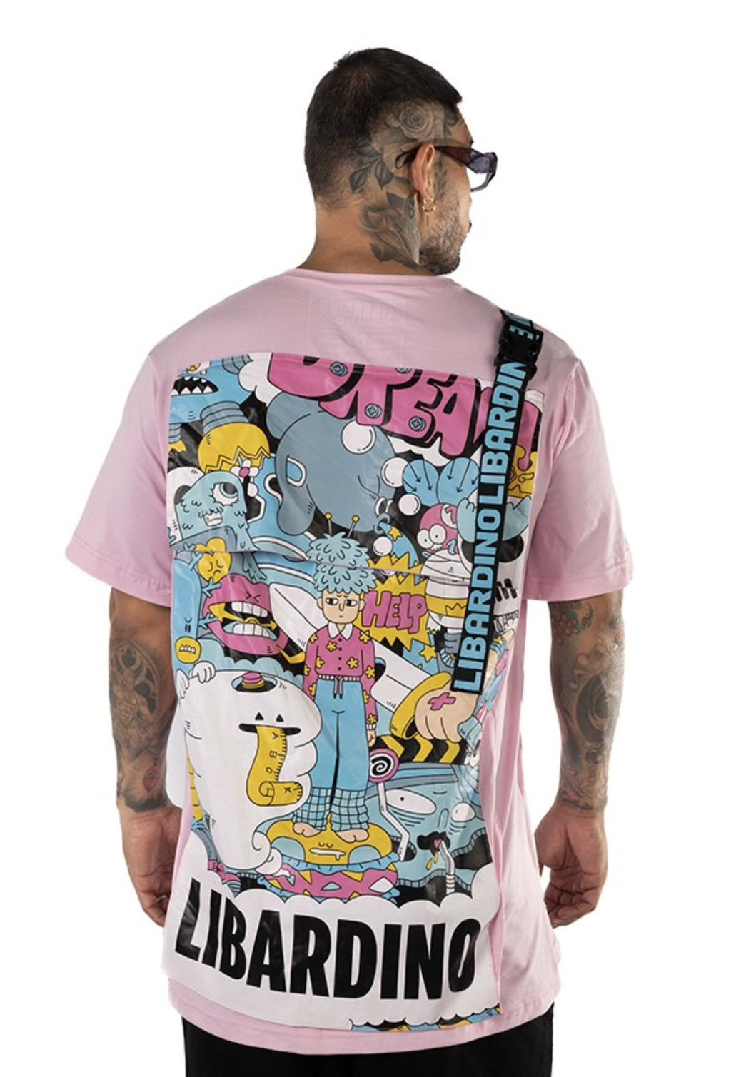 Camisa Semi Oversize Grafiti Rosada