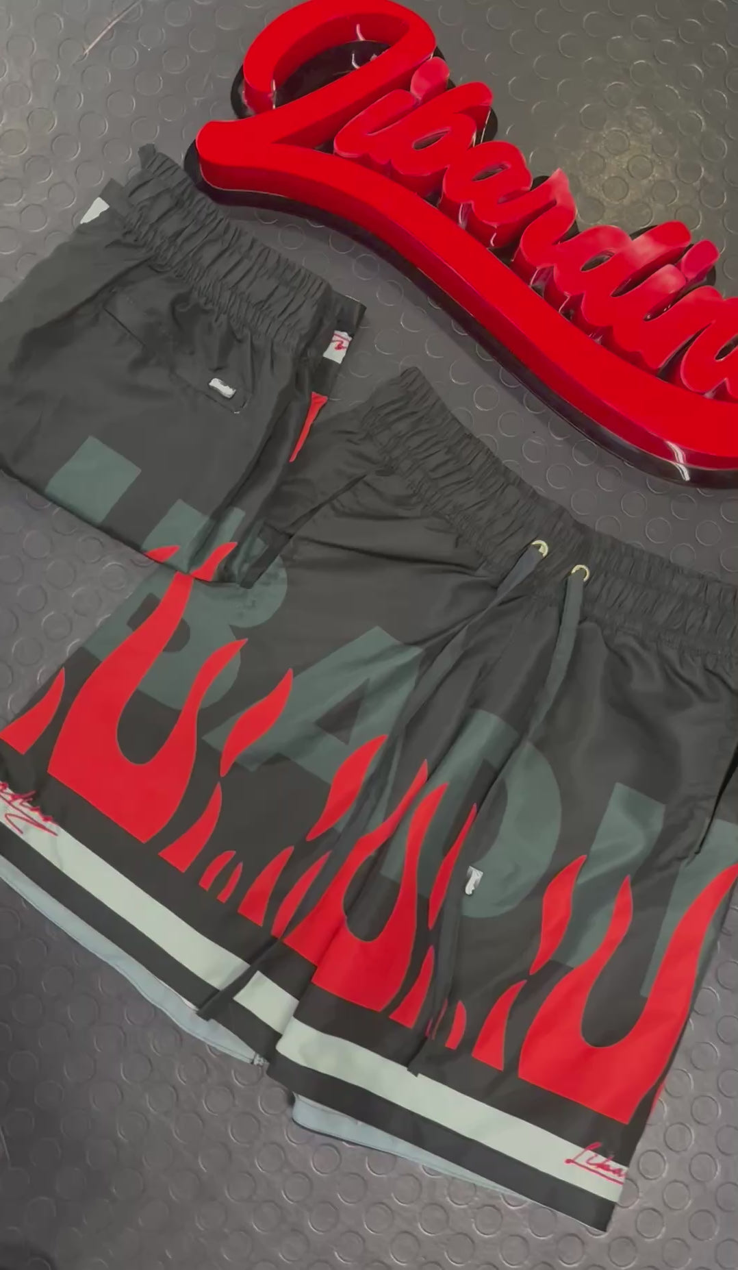 Pantaloneta Premium Letras Fuego Rojo