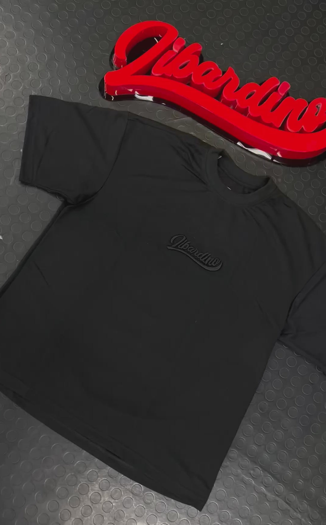 Camisa Oversize Negra Firma 3D